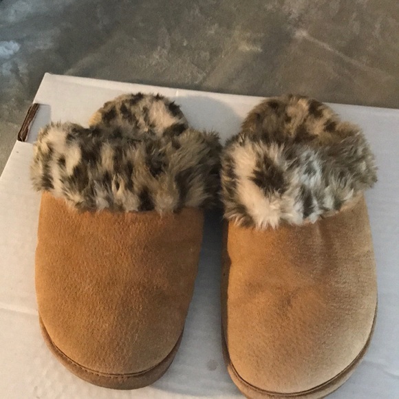 Lamo Design USA Shoes - Hard bottom slippers